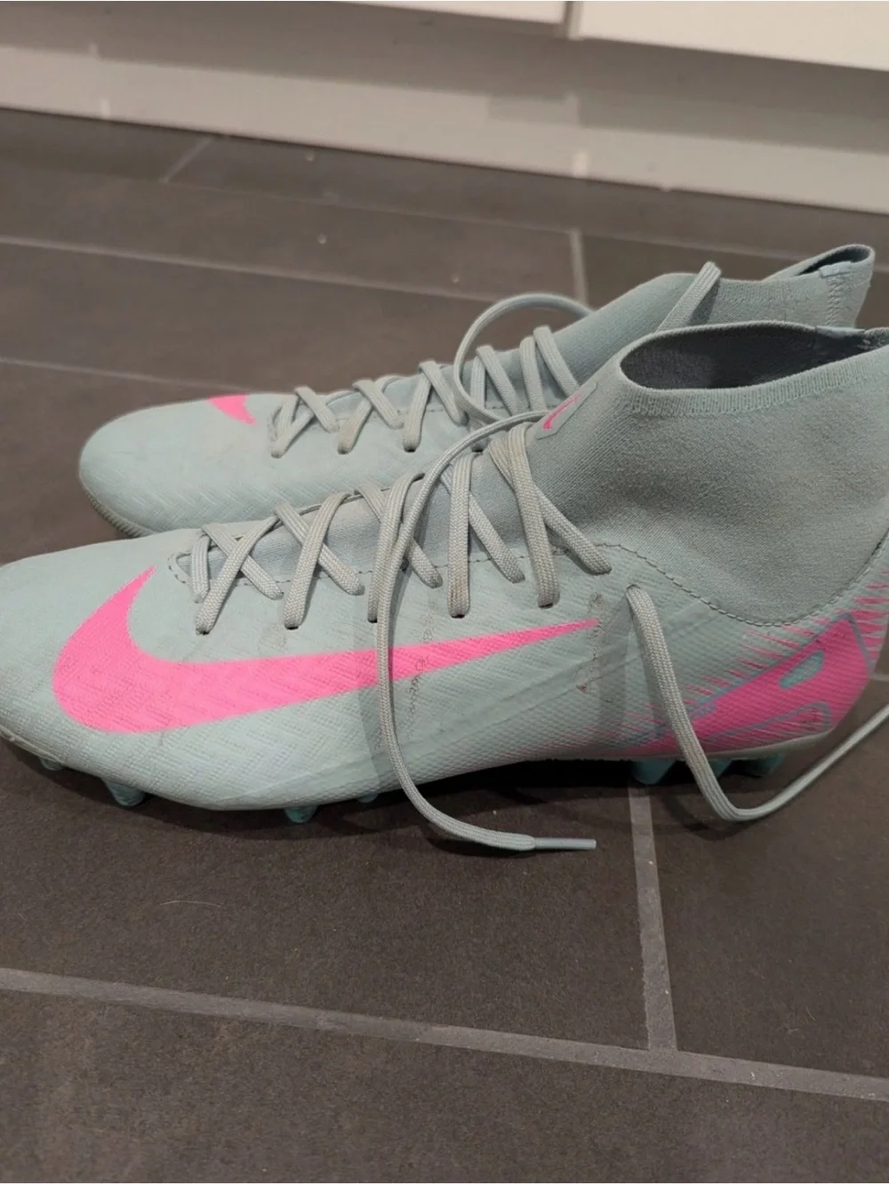Nike Men’s 9 Mercurial Superfly  Soccer cleats/shin pads/socks